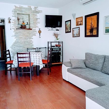 Harbour-Side Apartment With Beautiful Terrace Podgora Exterior photo