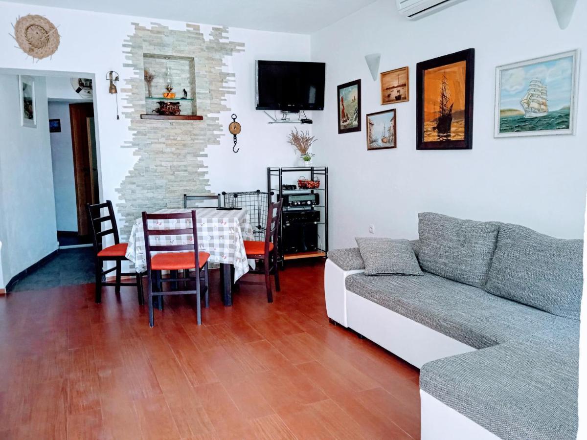 Harbour-Side Apartment With Beautiful Terrace Podgora Exterior photo