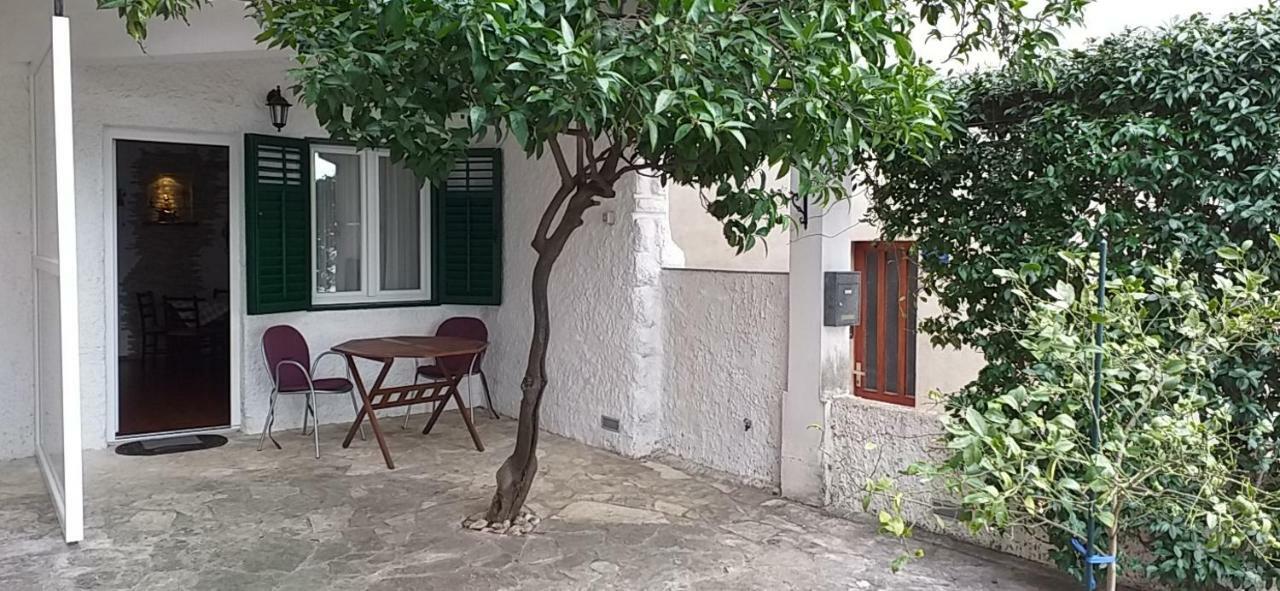 Harbour-Side Apartment With Beautiful Terrace Podgora Exterior photo